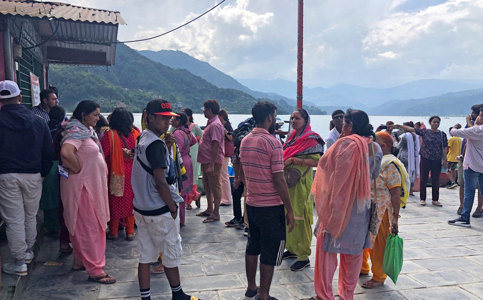 पोखरा मा भारतीय पर्यटक को घुईचो