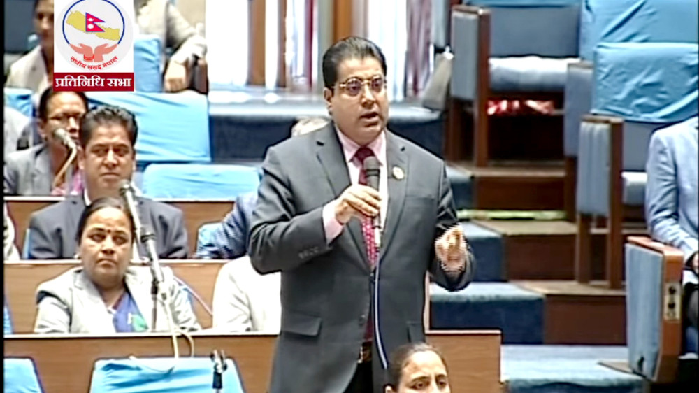 त्रिभुवन अन्तर्राष्ट्रिय विमानस्थलबाट भारतीय सुरक्षाकर्मी हटाइयोस् ः सांसद ढकाल