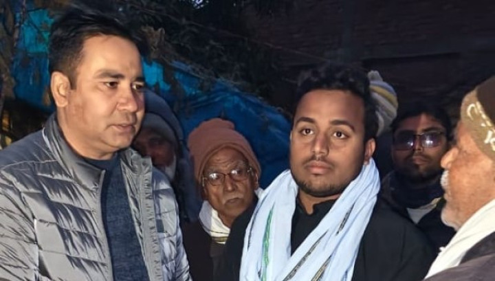 एमबिबिएसमा नाम निकालेका मर्चवारका श्यामलाई पूर्व सांसद यादवद्धारा ५० हजार सहयोग