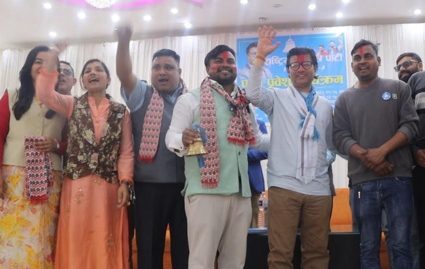 सत्ता र शक्तिको घमण्डले अन्ततः पतन निम्त्याउने डा. थापा