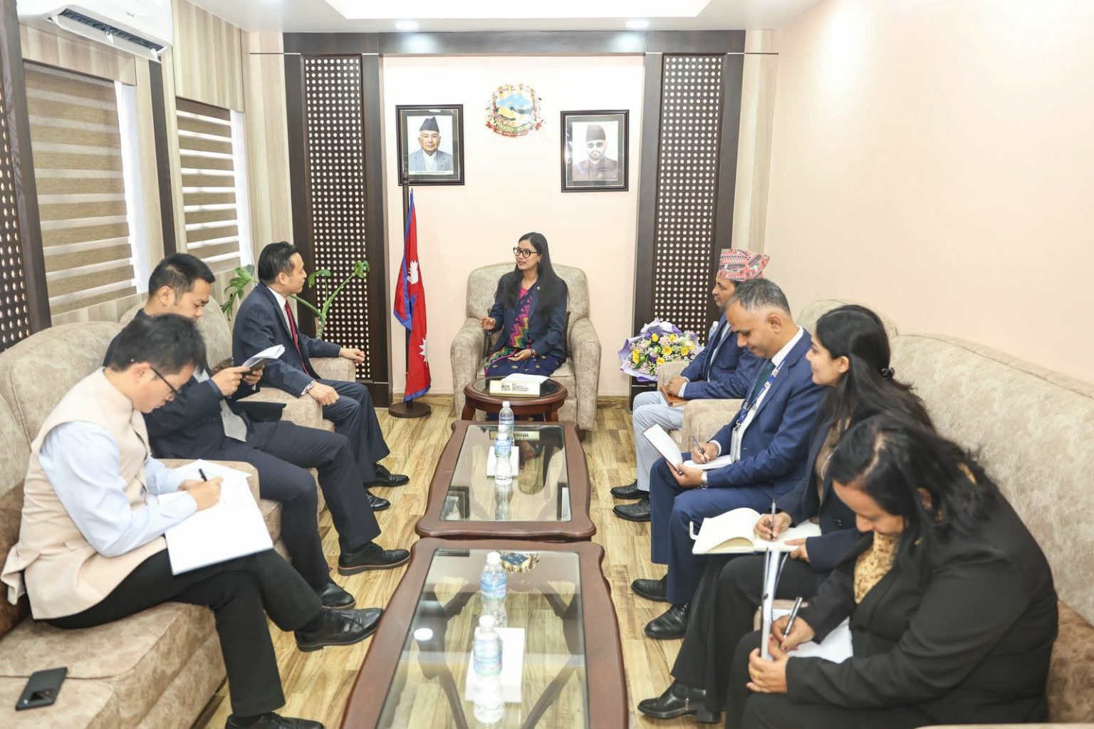 कानुन मन्त्री गौतमसँग चिनियाँ राजदूतको भेट, डिजिटल रूपान्तरणमा सहकार्य बढाउने समझदारी