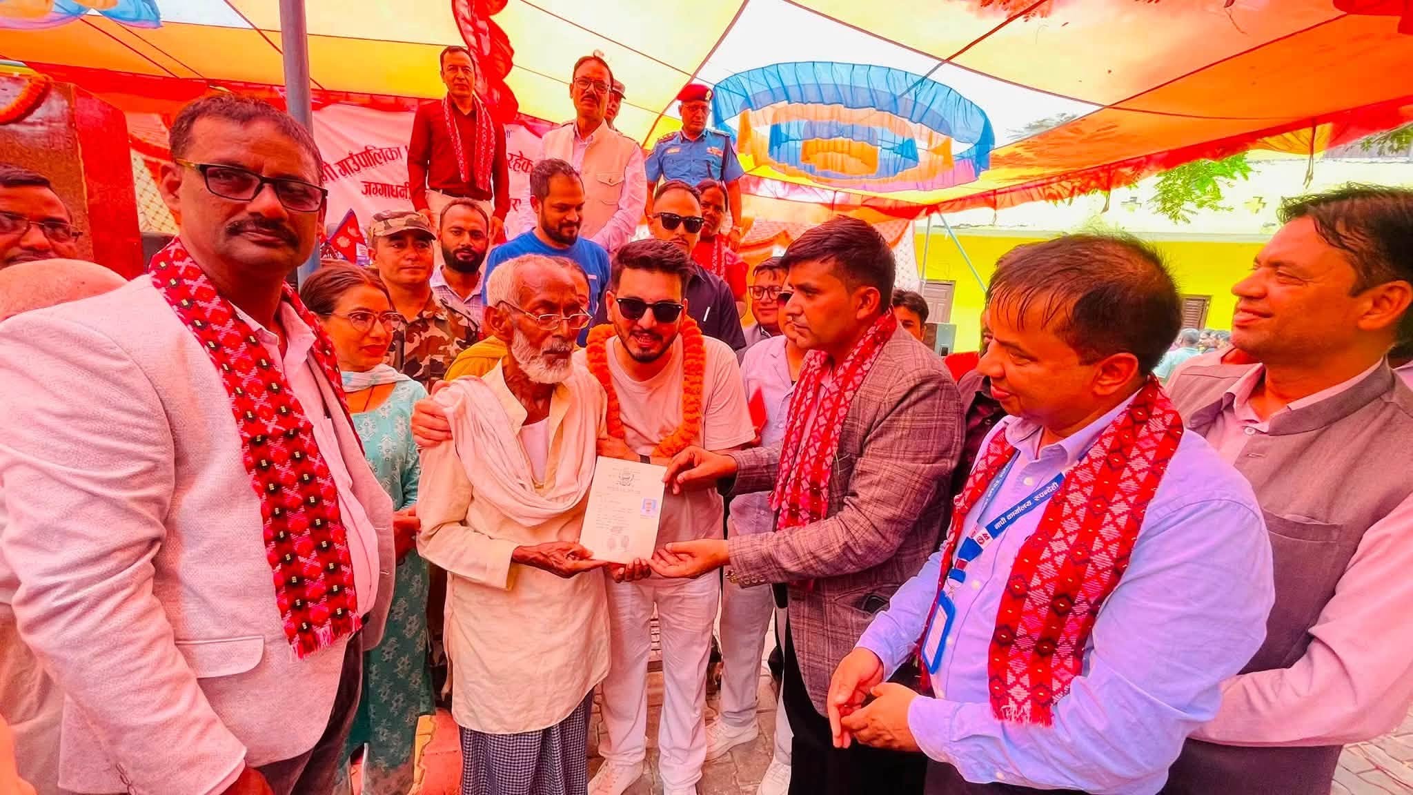 रोहिणीमा २७१ थान लालपूर्जा वितरण